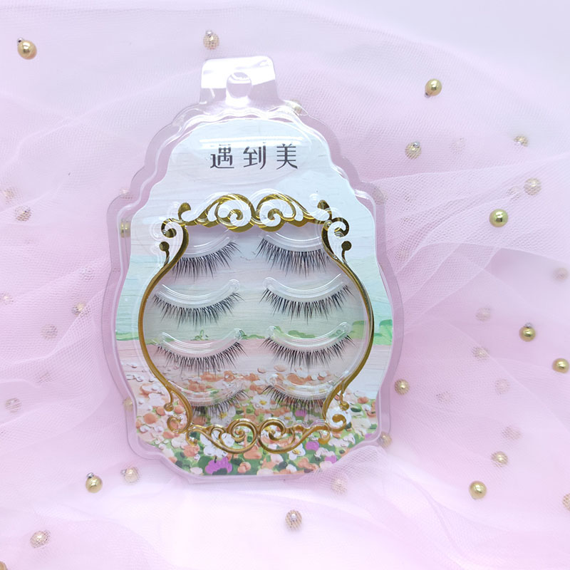 3D Faux Mink Lashes 4 pares de cílios sintéticos de volume de banda clara
